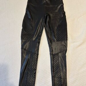 SPANX Black Moto Leggings with Red Tag sz Large